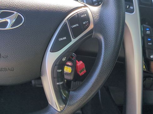 Used 2014 Hyundai Elantra GT image 19