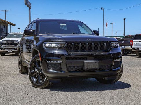 Used 2022 Jeep Grand Cherokee L Limited w/ Black Appearance Package RWD image 1