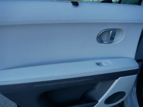 Used 2024 Hyundai Ioniq 5 Limited image 12