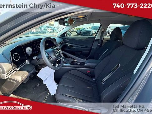 Used 2024 Hyundai Elantra SEL w/ Convenience Package FWD image 16