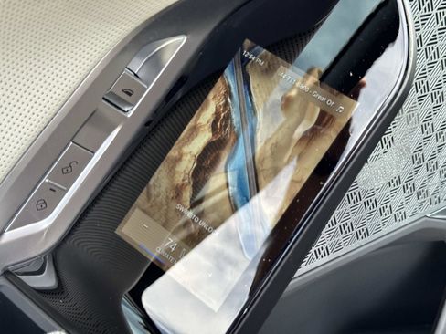 Certified 2023 BMW i7 xDrive60 image 24