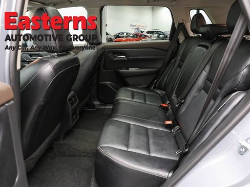 Used 2023 Nissan Rogue SL AWD/4WD image 23