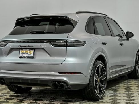 Used 2020 Porsche Cayenne Turbo image 7