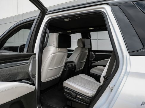 Used 2025 Cadillac Escalade V w/ LPO, ONYX Package AWD/4WD image 78