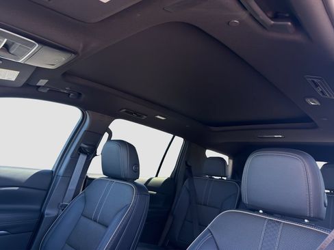 Used 2026 Chevrolet Traverse High Country w/ LPO, Floor Liner Package FWD image 24