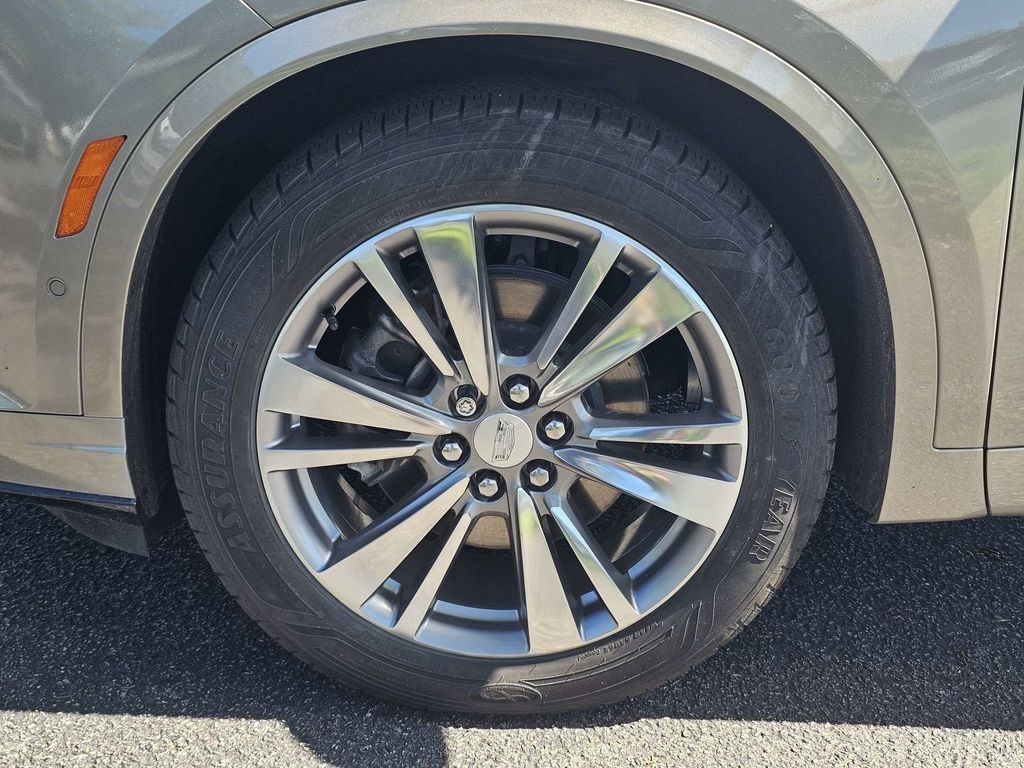 Used 2022 Cadillac XT6 Premium Luxury w/ Technology Package AWD/4WD image 14