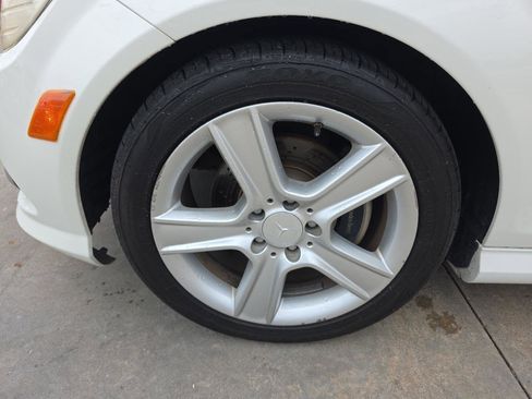 Used 2010 Mercedes-Benz C 300 Sedan image 27