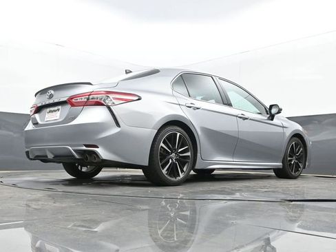 Used 2020 Toyota Camry XSE image 11