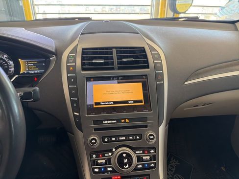 Used 2017 Lincoln MKZ Reserve w/ Climate Package image 9