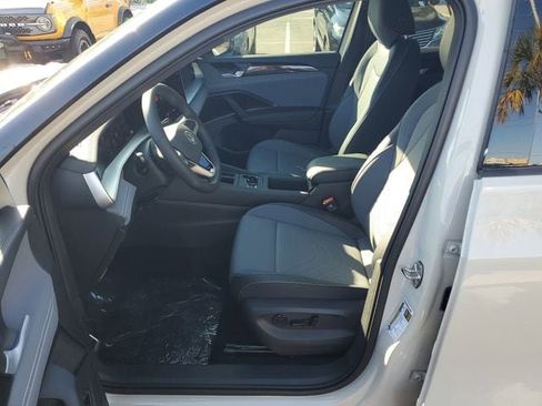 New 2026 Volkswagen Tiguan SE R-Line image 18