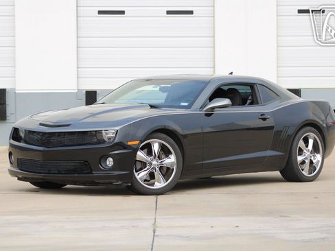 Used 2012 Chevrolet Camaro SS w/ Orange Stripe Package image 2