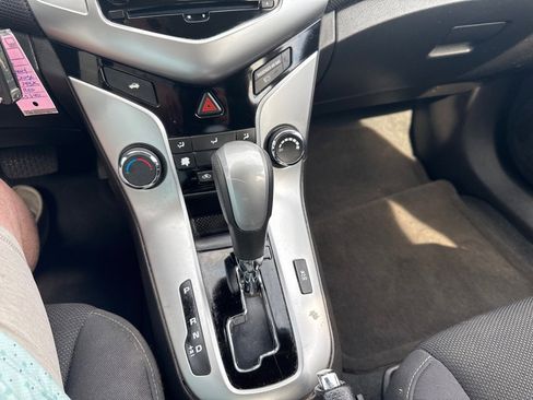Used 2016 Chevrolet Cruze LT image 16