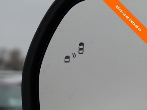 Used 2024 Ford Edge Titanium image 8