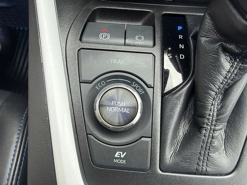 Used 2022 Toyota RAV4 XSE AWD/4WD image 24