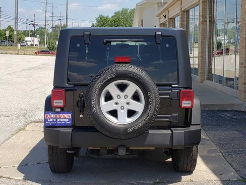 Used 2017 Jeep Wrangler Unlimited Sport w/ Quick Order Package 24S AWD/4WD image 4