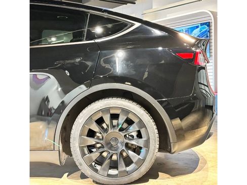 Used 2023 Tesla Model Y Long Range image 9