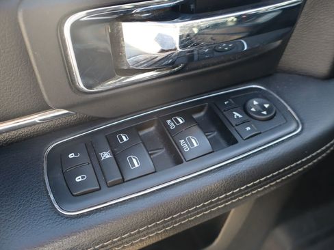 Used 2017 RAM 1500 Laramie RWD image 12