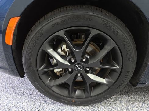 Used 2025 Chrysler Pacifica Limited FWD image 41