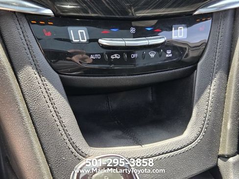 Used 2022 Cadillac XT6 Premium Luxury FWD image 21