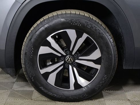 Used 2024 Volkswagen Atlas Cross Sport SE image 25