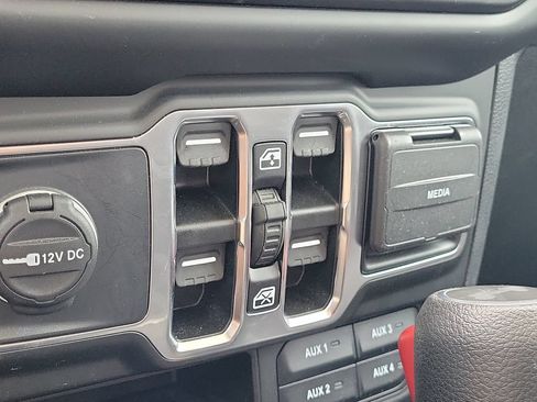 Used 2022 Jeep Wrangler Unlimited Sport AWD/4WD image 18