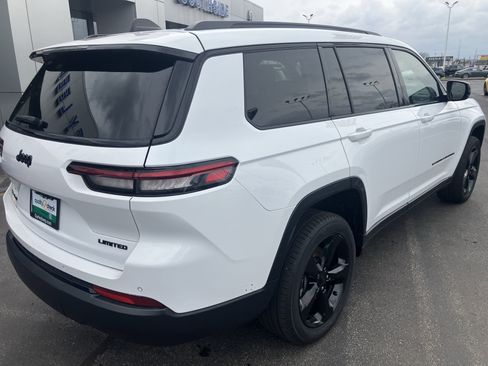 Used 2023 Jeep Grand Cherokee L Limited w/ Black Appearance Package image 7