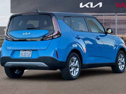Certified 2024 Kia Soul S image 4