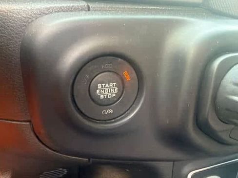 Used 2019 Jeep Wrangler Unlimited Sahara AWD/4WD image 16