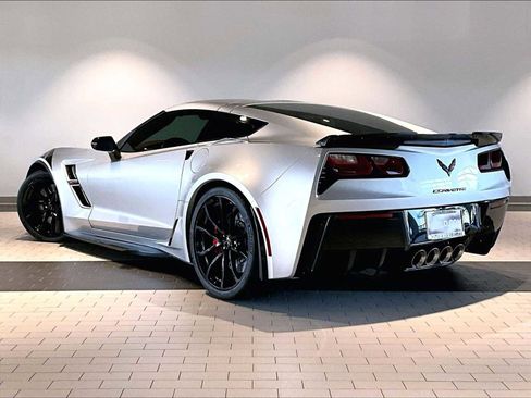 Used 2018 Chevrolet Corvette Grand Sport RWD image 3