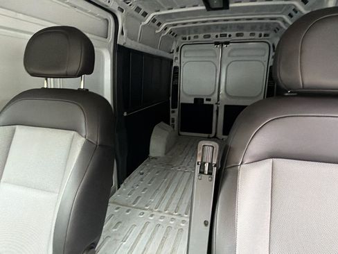 Used 2024 RAM ProMaster 2500 w/ Convenience Group FWD image 19