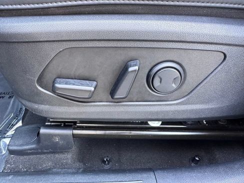 Used 2022 Kia Sorento S FWD image 24