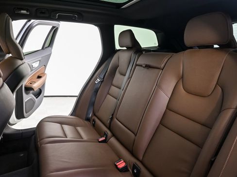 Certified 2025 Volvo V60 B5 Cross Country Plus image 22