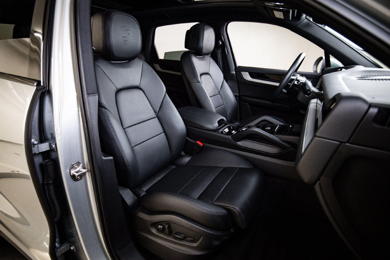 Certified 2026 Porsche Cayenne AWD/4WD image 29