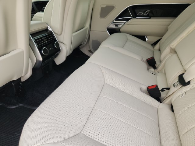 New 2027 Land Rover Range Rover Long Wheelbase SE AWD/4WD image 26