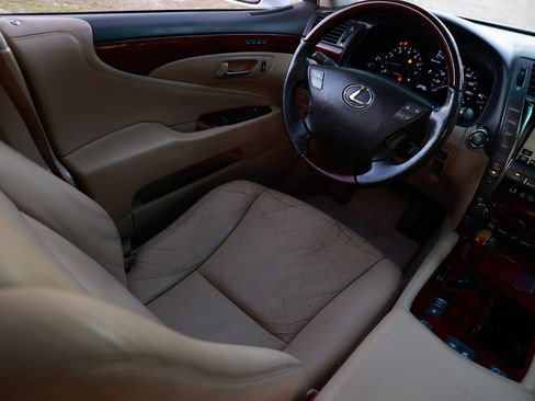 Used 2007 Lexus LS 460 image 19