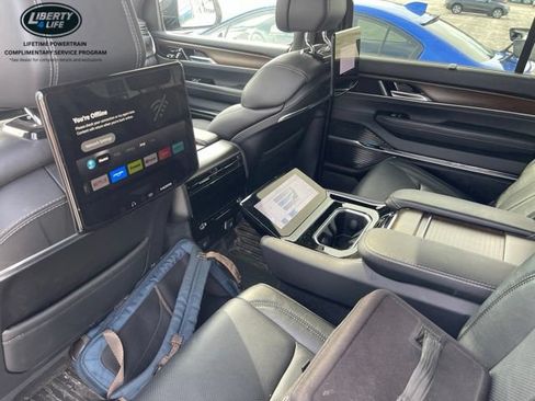 Used 2023 Jeep Grand Wagoneer 4WD w/ Convenience Group III image 7