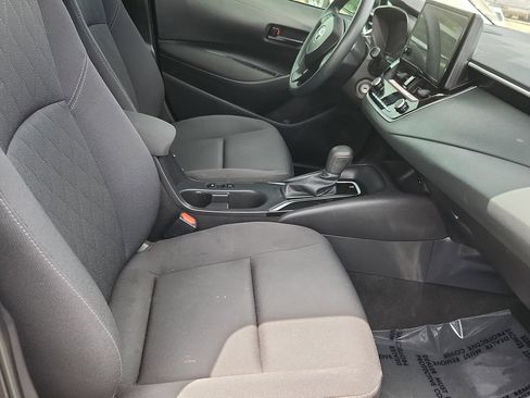 Used 2025 Toyota Corolla LE FWD image 14