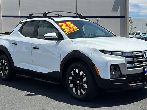 Used 2025 Hyundai Santa Cruz SEL AWD/4WD image 3