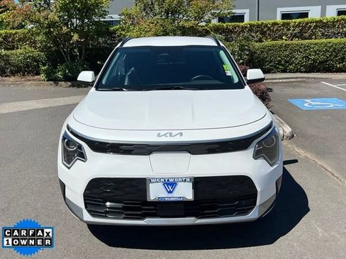 Used 2023 Kia Niro Wind w/ Wind Preserve Package FWD image 2