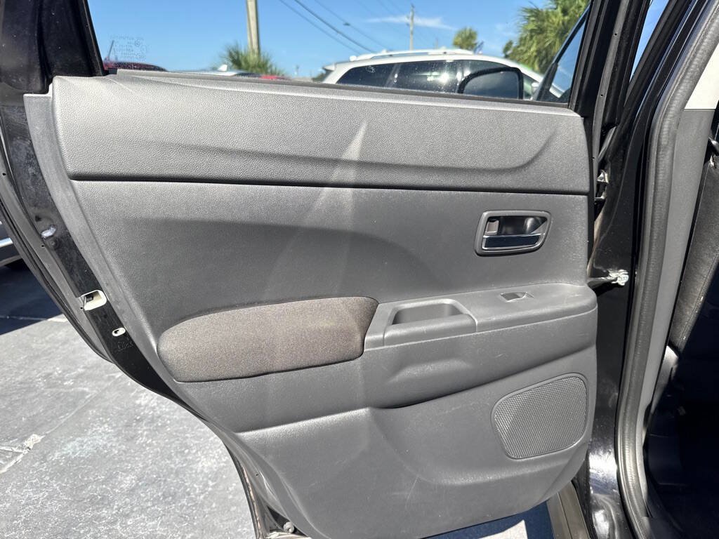 Used 2019 Mitsubishi Outlander Sport LE FWD image 23