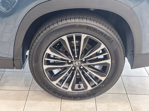 New 2026 Toyota Grand Highlander AWD Hybrid image 12