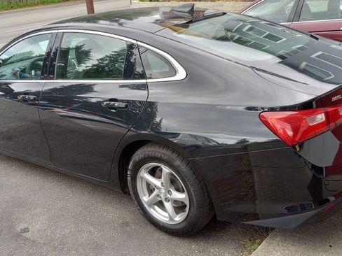 Used 2017 Chevrolet Malibu LS image 2