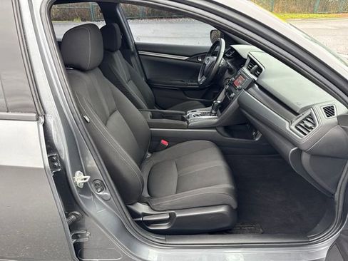 Used 2018 Honda Civic Sport image 12