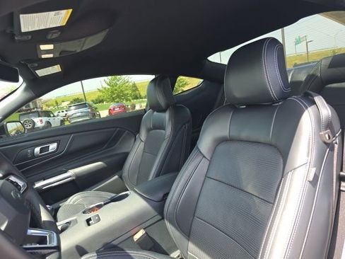 Used 2025 Ford Mustang GT Premium RWD image 13