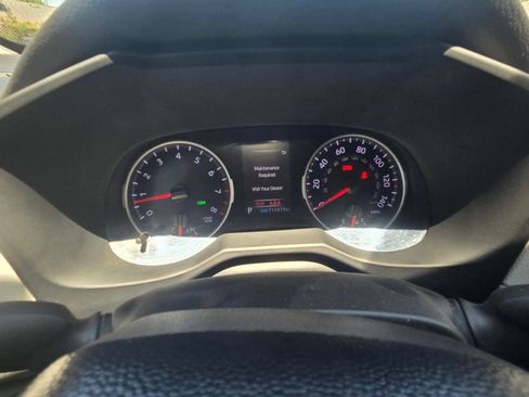 Used 2021 Toyota RAV4 XLE AWD/4WD image 22