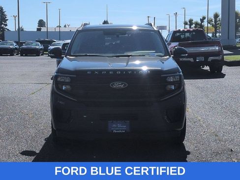 Certified 2025 Ford Expedition Active AWD/4WD image 8