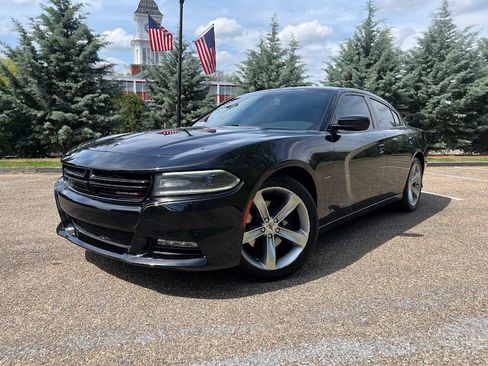 Used 2017 Dodge Charger R/T RWD image 46