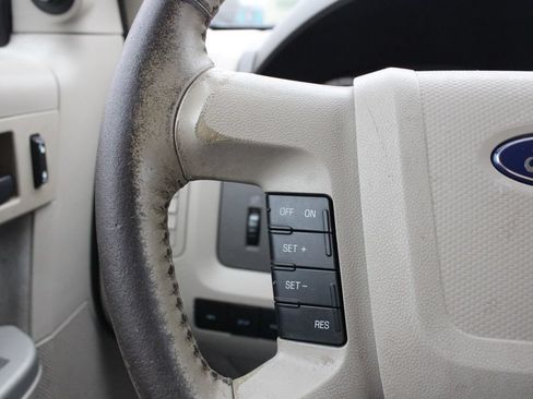 Used 2010 Ford Escape XLT AWD/4WD image 11