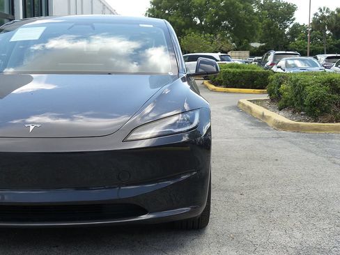 Used 2025 Tesla Model 3 Long Range RWD image 14