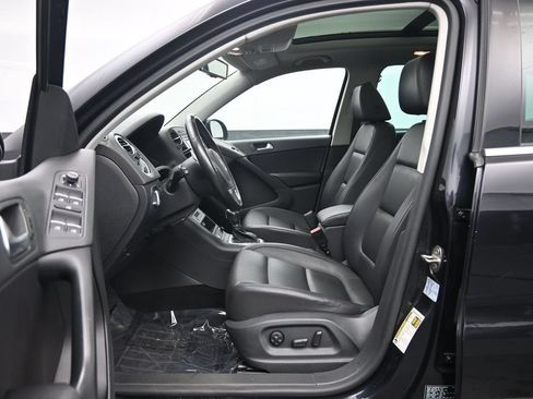Used 2017 Volkswagen Tiguan Wolfsburg Edition FWD image 23